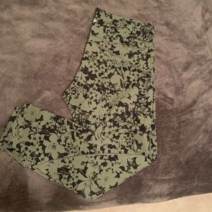 Lululemon leggings 25” floral print